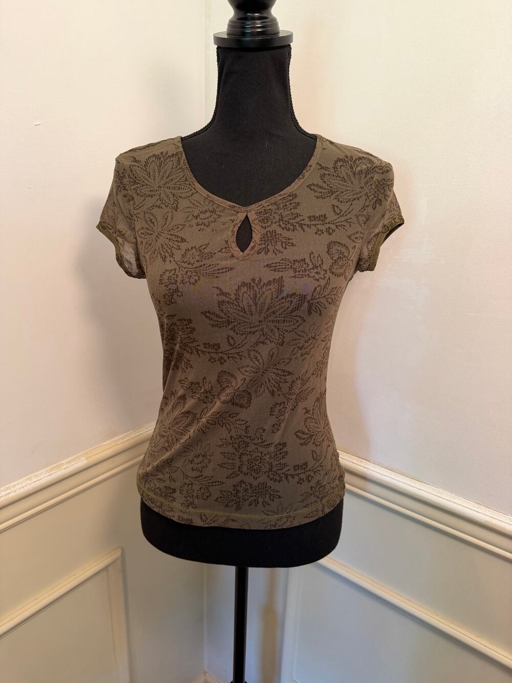 Y2K NY & Co Sheer Mesh Floral Keyhole Cap Sleeve Top Grunge Fairycore Whimsygoth
